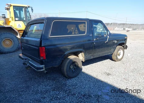 1981 Ford Bronco U100 z USA, uszkodzony, nr VIN 1FMEU15G8BLA45769